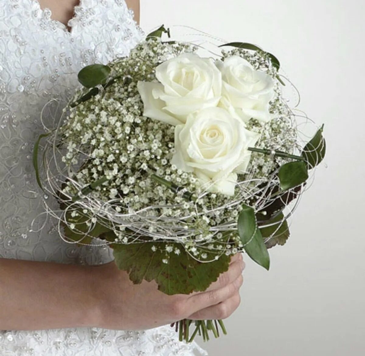 Свадебный букет розы и гипсофила. Эустома гипсофила и роза букет. Букет невесты из роз и гипсофилы. Букет невесты из роз и гипсофилы. Букет невесты из белых роз с гипсофилой.