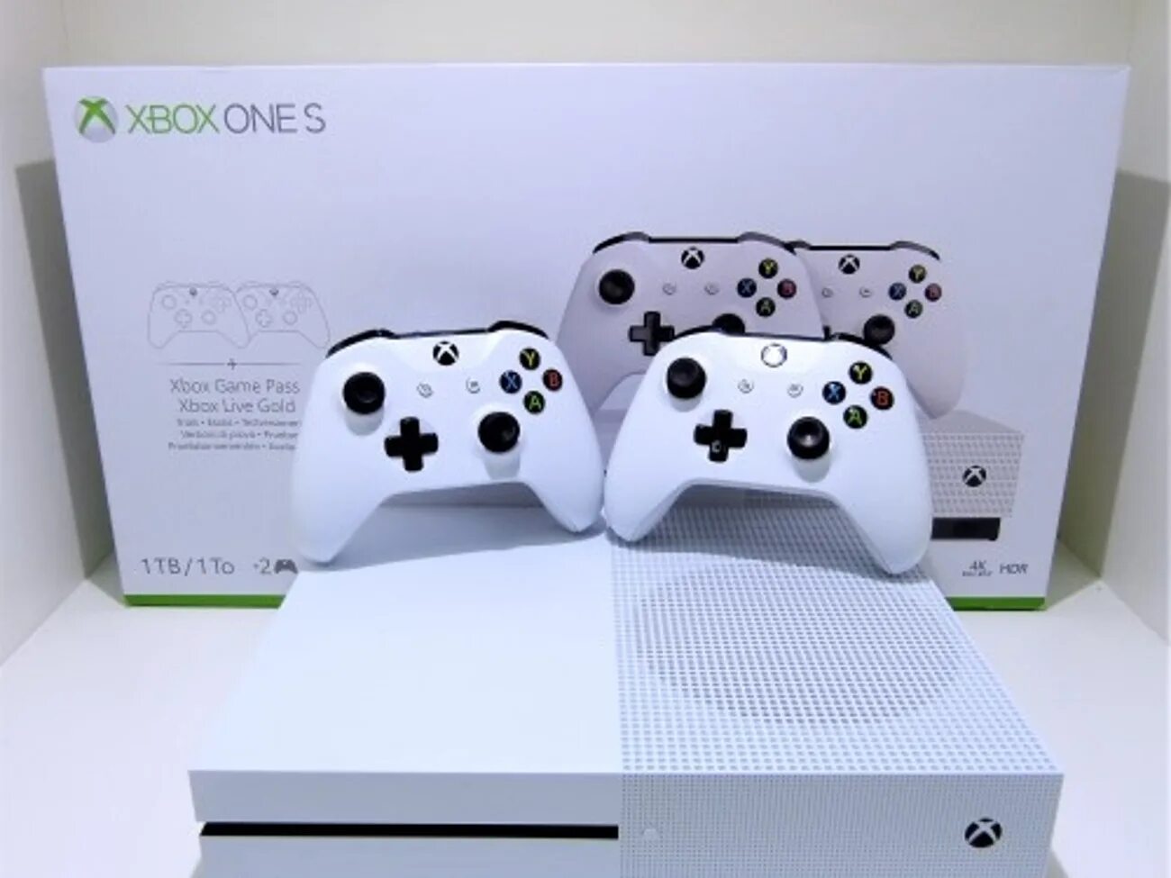 Xbox one s 1tb. Xbox one s 1tb 2 геймпада. Xbox one s 1000 ГБ. Xbox one s 1tb серый. Xbox one s 1