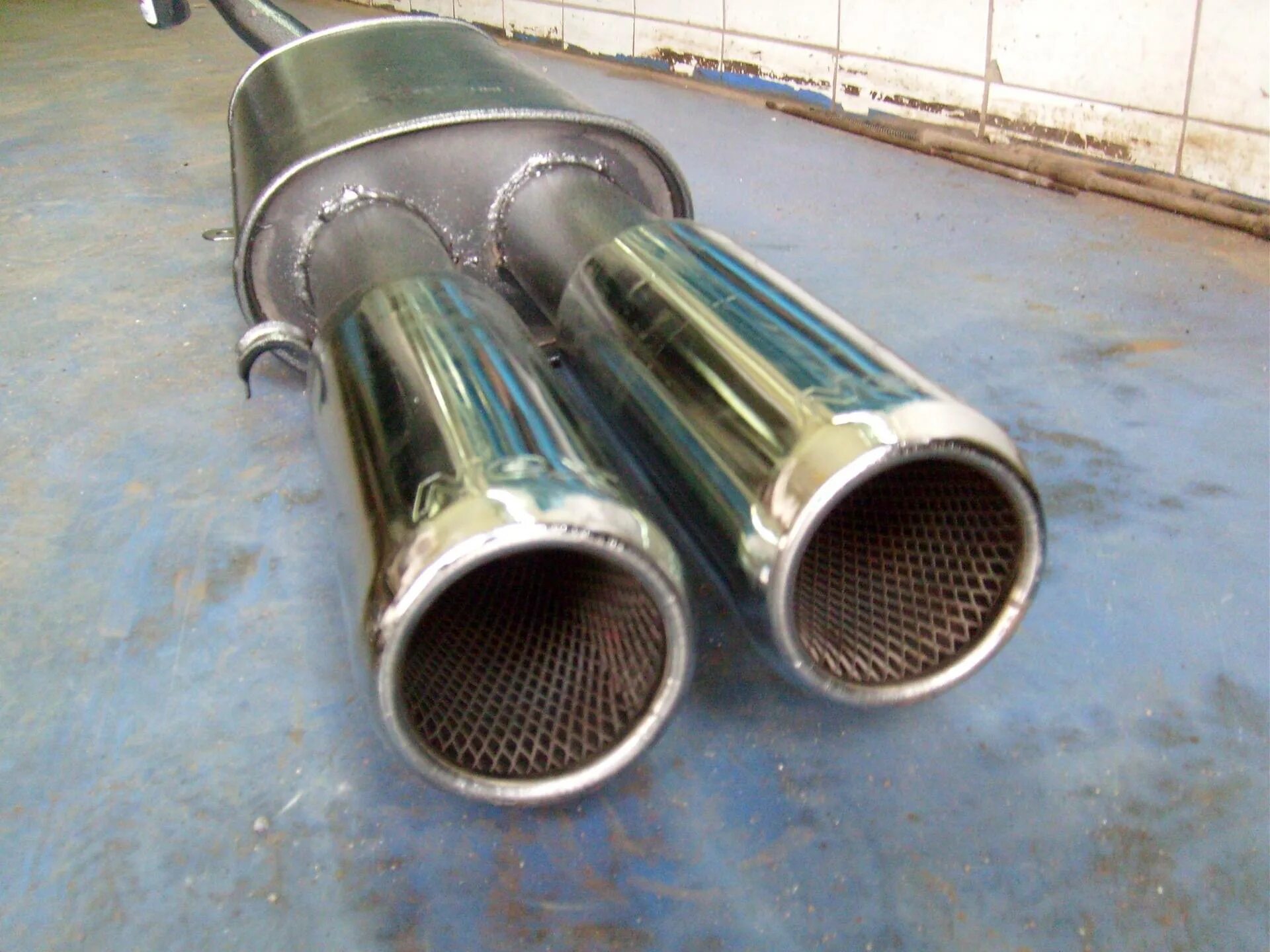 Лансер 9 выхлоп 100мм. Двойной выхлоп на ваз 2114. Двойной выхлоп honda integra. Ваз 2112 2 выхлоп. Двойной выхлоп на ваз 2107.