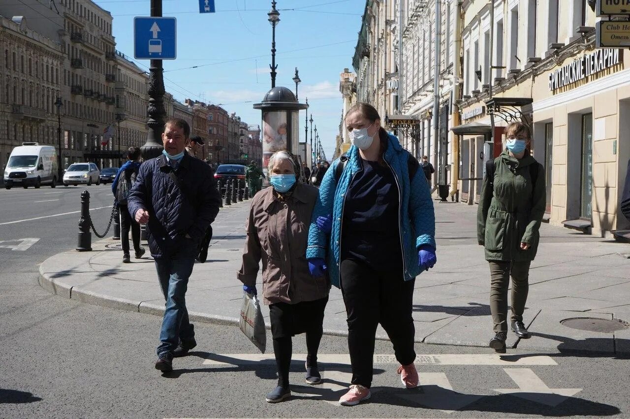 Пенсионер спб. Пенсионеры Петербурга. Как одеваются питерские пенсионеры в Санкт-Петербурге. Фото типичной питерской пенсионерки.