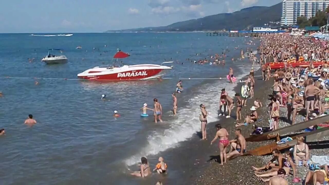 Камеры в реальном времени море. Центральная набережная и пляж Лазаревское. Веб Лазаревское Центральный пляж. Сочи Лазаревское море. Лазаревское центр пляж.