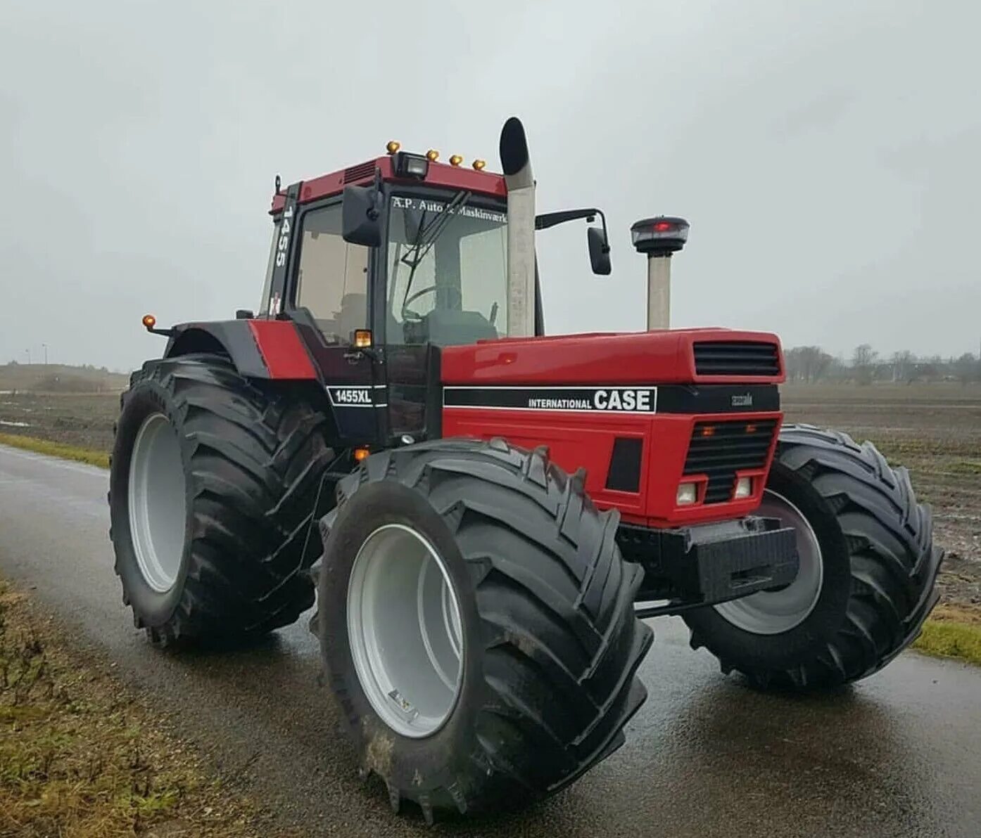 Case IH 1455 XL. Трактор Case 1455. Трактор Case интернационал. Интересные трактора. Тракторный мир