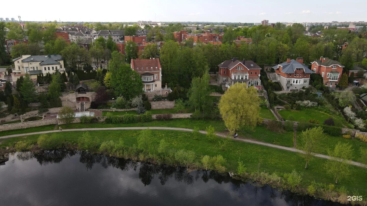 Г псков рарк строителей. Парк куопио псков. Парке строителей в пскове. Сквер псков. Парк леона поземского псков.