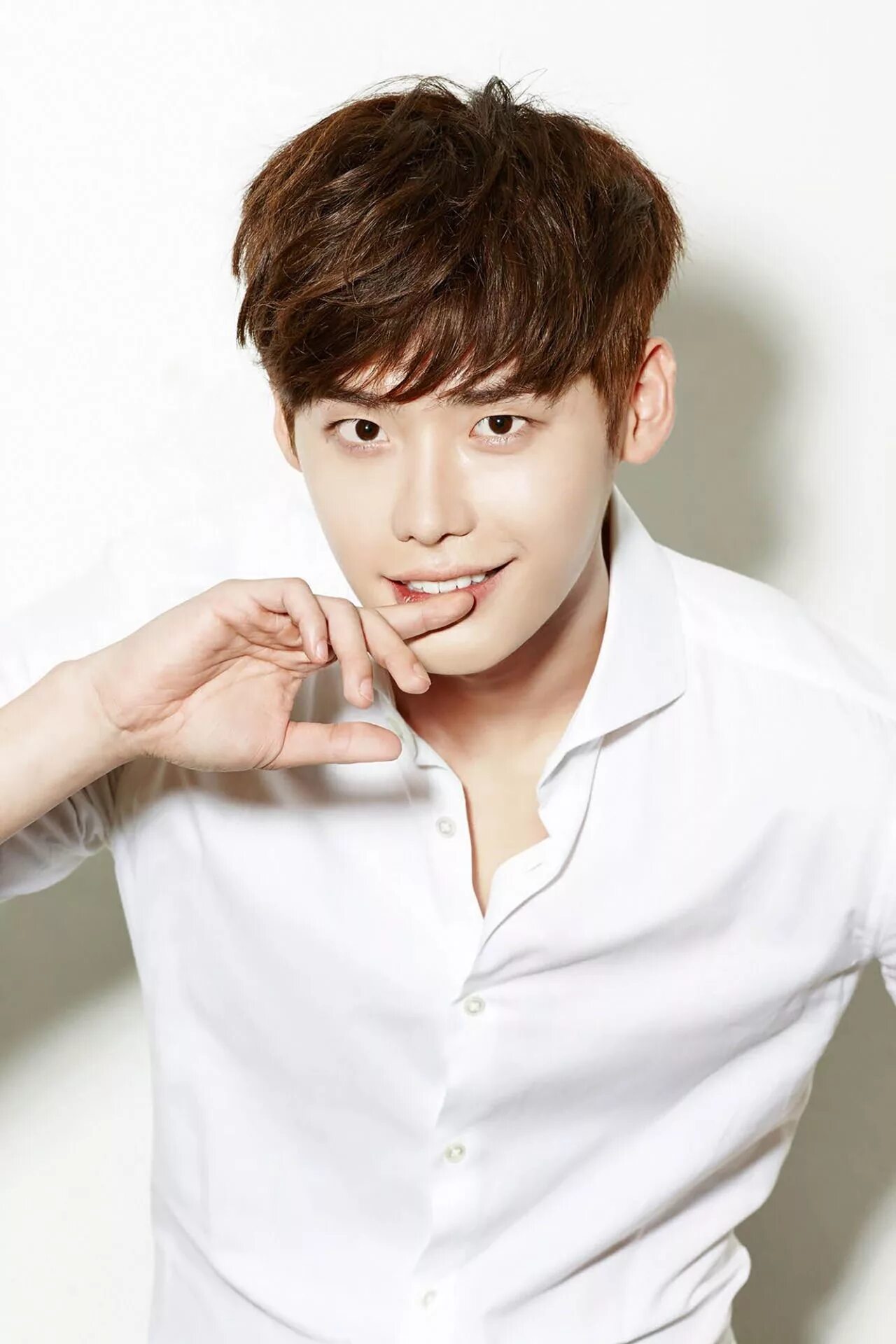 Lee jong suk. Л Чон сок. Ли че сок. Корейский актер ли Чон сок. Ли Чон сок 2020.