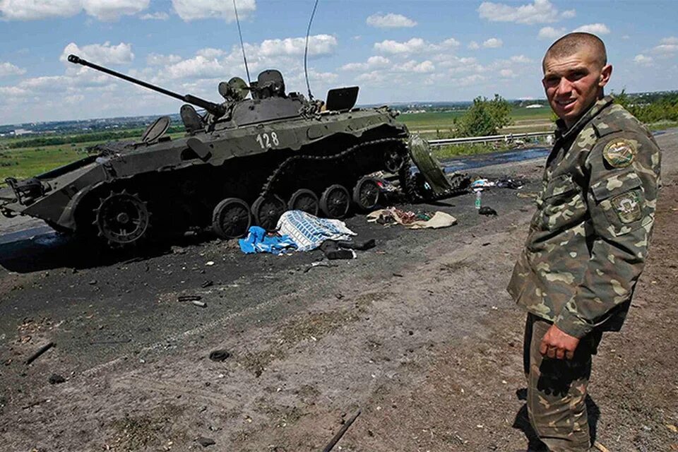 10 августа 2014. Моторола донбасс 2014. Ополченцы днр. 10 августа 2014. Бои в иловайске в августе 2014 ополчение.