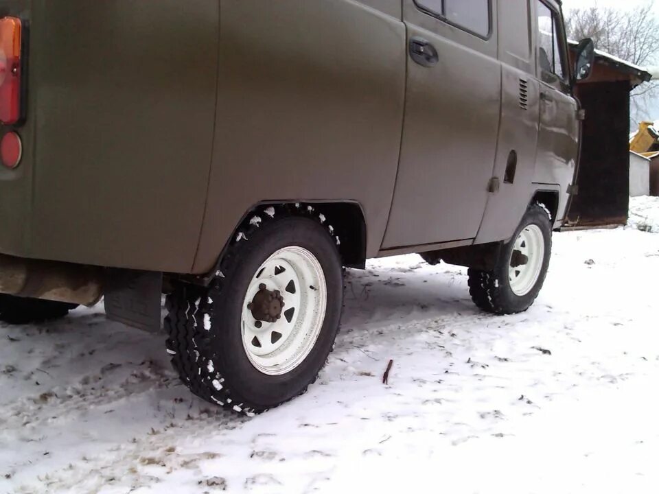 Какой вылет дисков на уаз. Диски на уаз буханка r16. колеса уаз буханка r16. диски уаз буханка 452. колеса 235 85 r16 на уаз буханка.