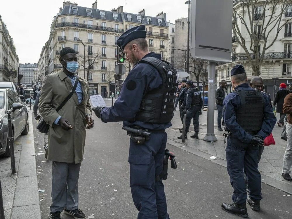 Covid-19 карантин Франция. Французская полиция. Корсиканцы во Франции. Франция криминал.