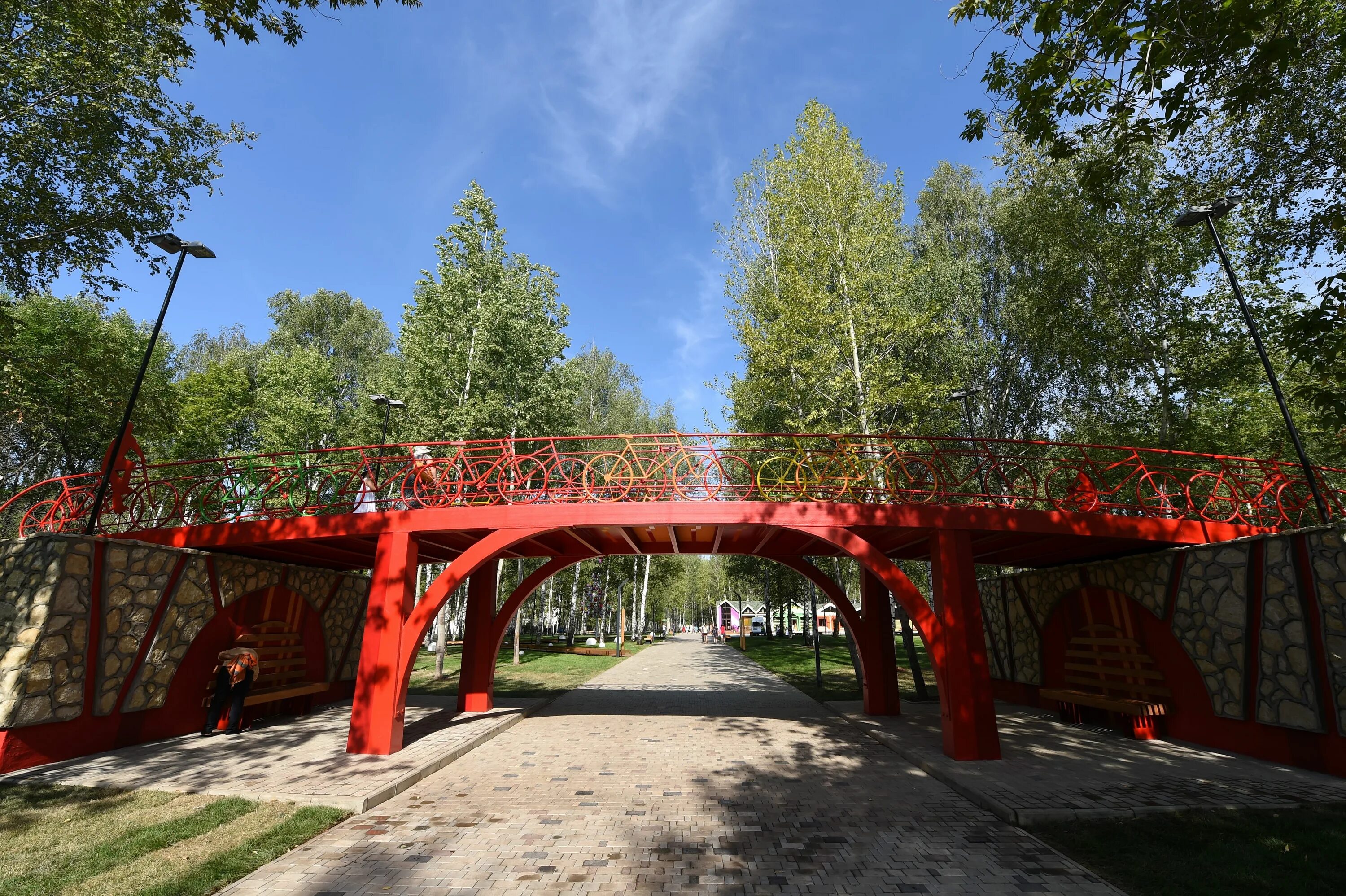 Сквер танеко нижнекамск. Парк тукая фонтан нижнекамск. Сквер лемаева нижнекамск. Сквер лемаева нижнекамск. Фонтан сквер лемаева.