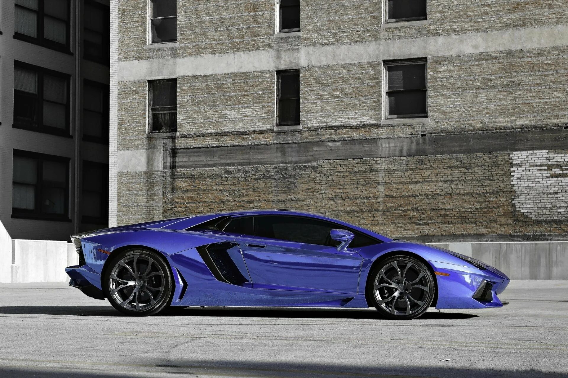 Черная голубая машина. Lamborghini Aventador lp700-4 Blue. Lamborghini Aventador lp700-4 фиолетовый. Lamborghini Aventador lp700 синий. Lamborghini Aventador lp700 голубой.