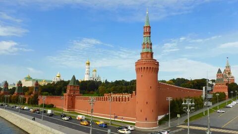 Название реки на которой стоит московский кремль