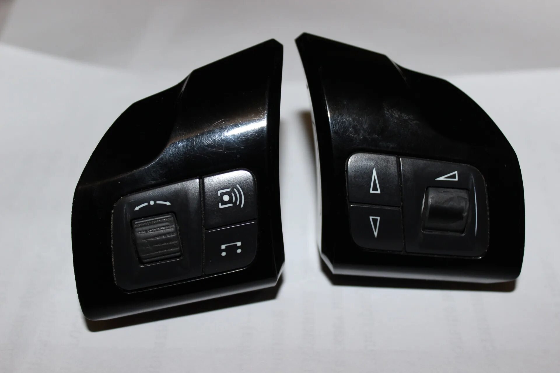 Opel Astra h кнопки на руле. Кнопка громкости Opel Astra h. Opel astra h кнопки