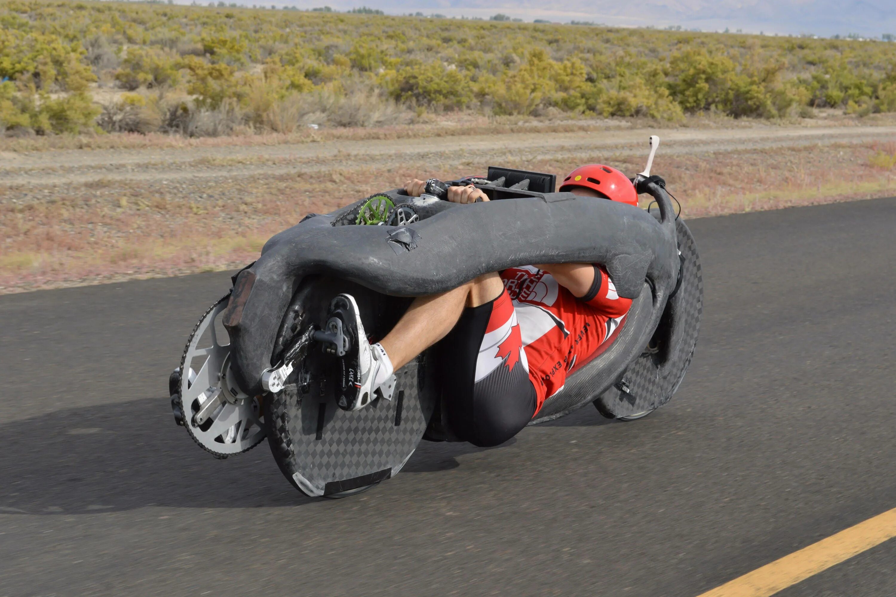 Быстрее лучшие сильнее. Aerovelo eta. Eta Bike велосипед. Необычные средства передвижения. Необычный транспорт.