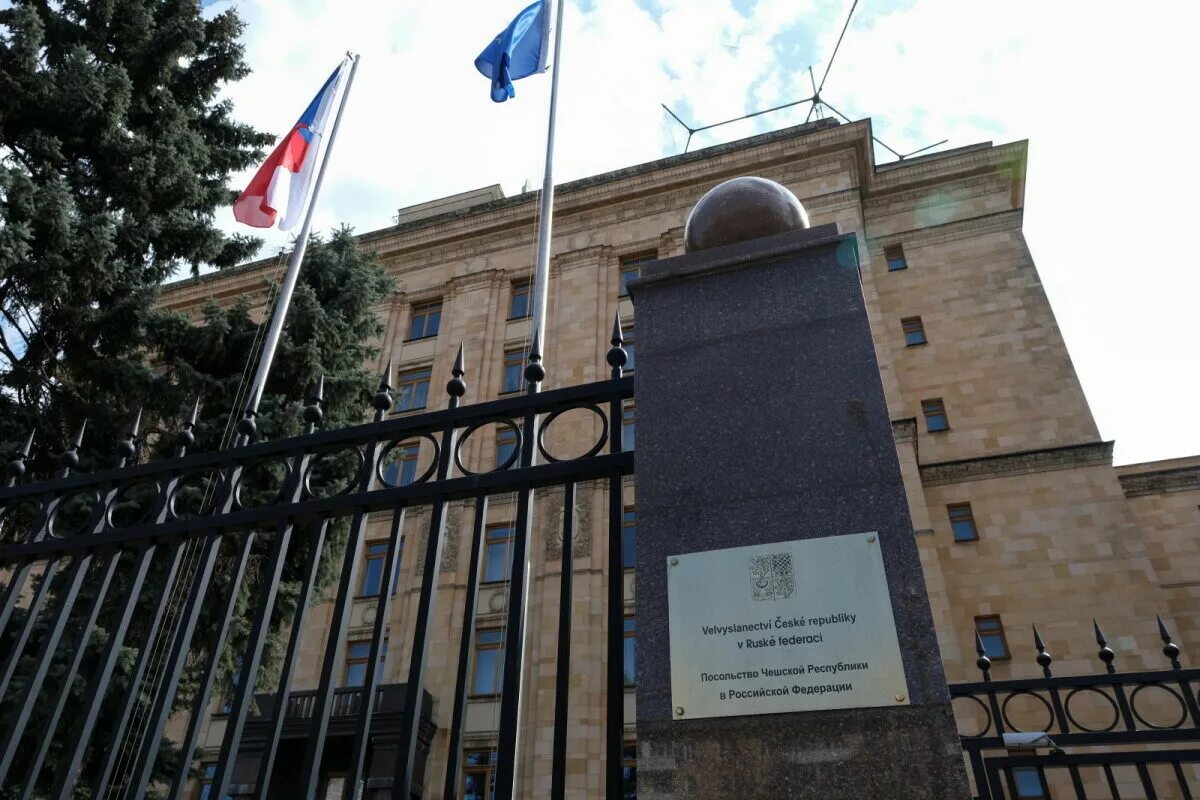 Посольство чехии. Посольство чехии в нурсултане. посольство казахстана в чехии. посольство чехии в москве. мид чехии.