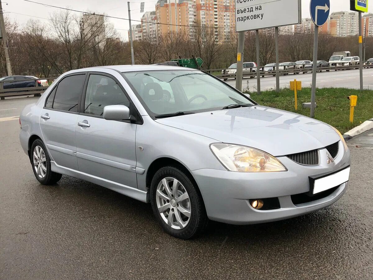 Mitsubishi lancer 2005 года