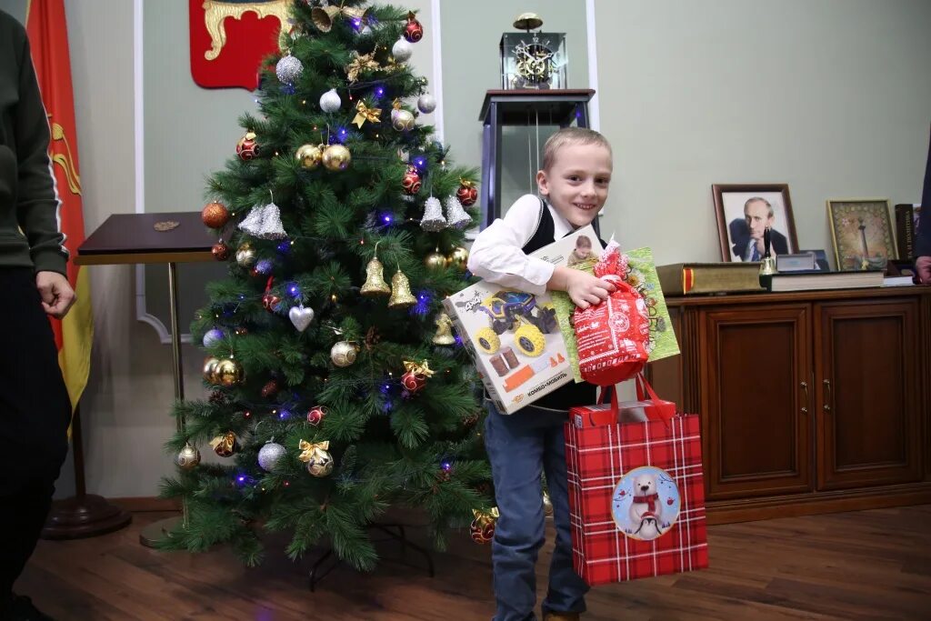 Елка желаний чьи дети. Елка желаний чьи дети. Елка желаний чьи дети. Елка желаний. Елка желаний.