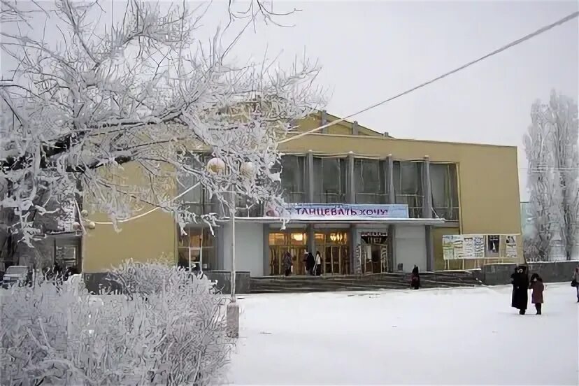 Областной центр саратова. Памятники заслуженным работникам культуры. Улица ломоносова дворец техстекло. Областной центр саратова. Областной центр саратова.