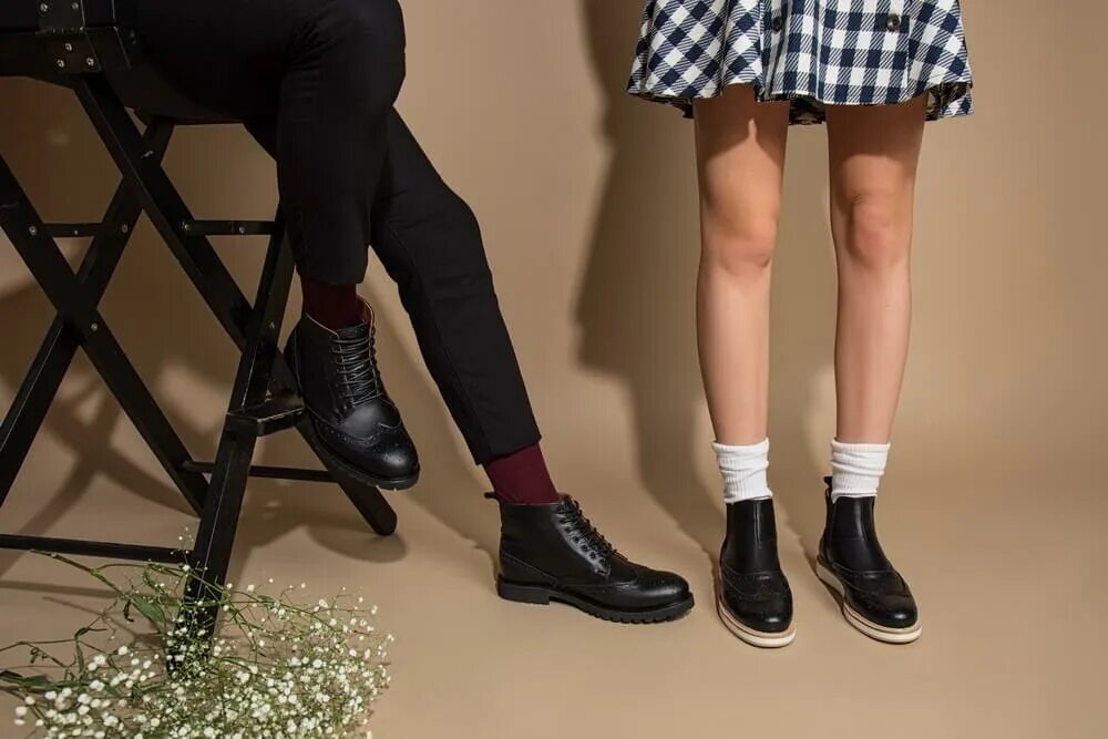 Переклейка подошвы. Обувь со скрипом. Обувь со скрипом. Набойки для обуви. Обувь со скрипом мода.