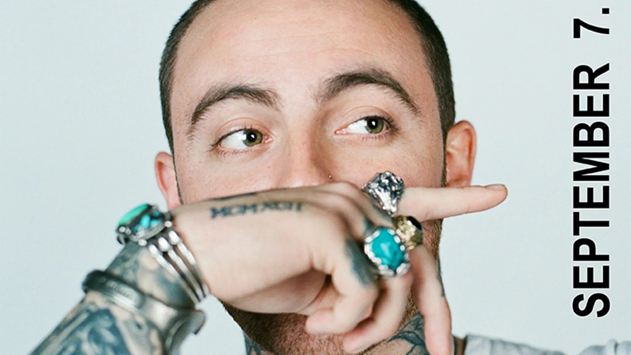 Миллер перевод. Mac Miller. Mac Miller фото. Mac Miller PFP. Мак Миллер в очках.