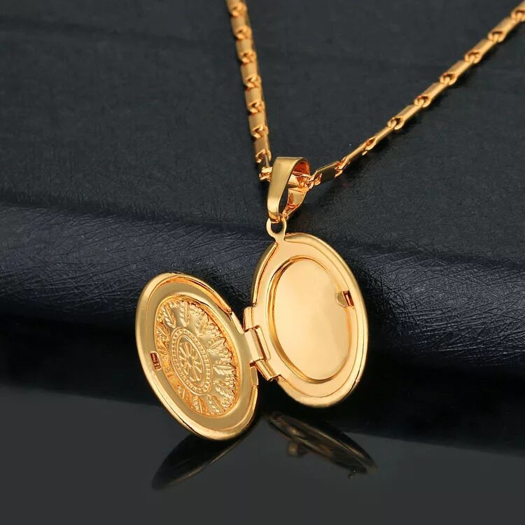 Медальон овальный открывающийся. Сколько медальонов. Медальон из золота открывающийся. Сколько медальонов. Католический медальон святой марии 1830.