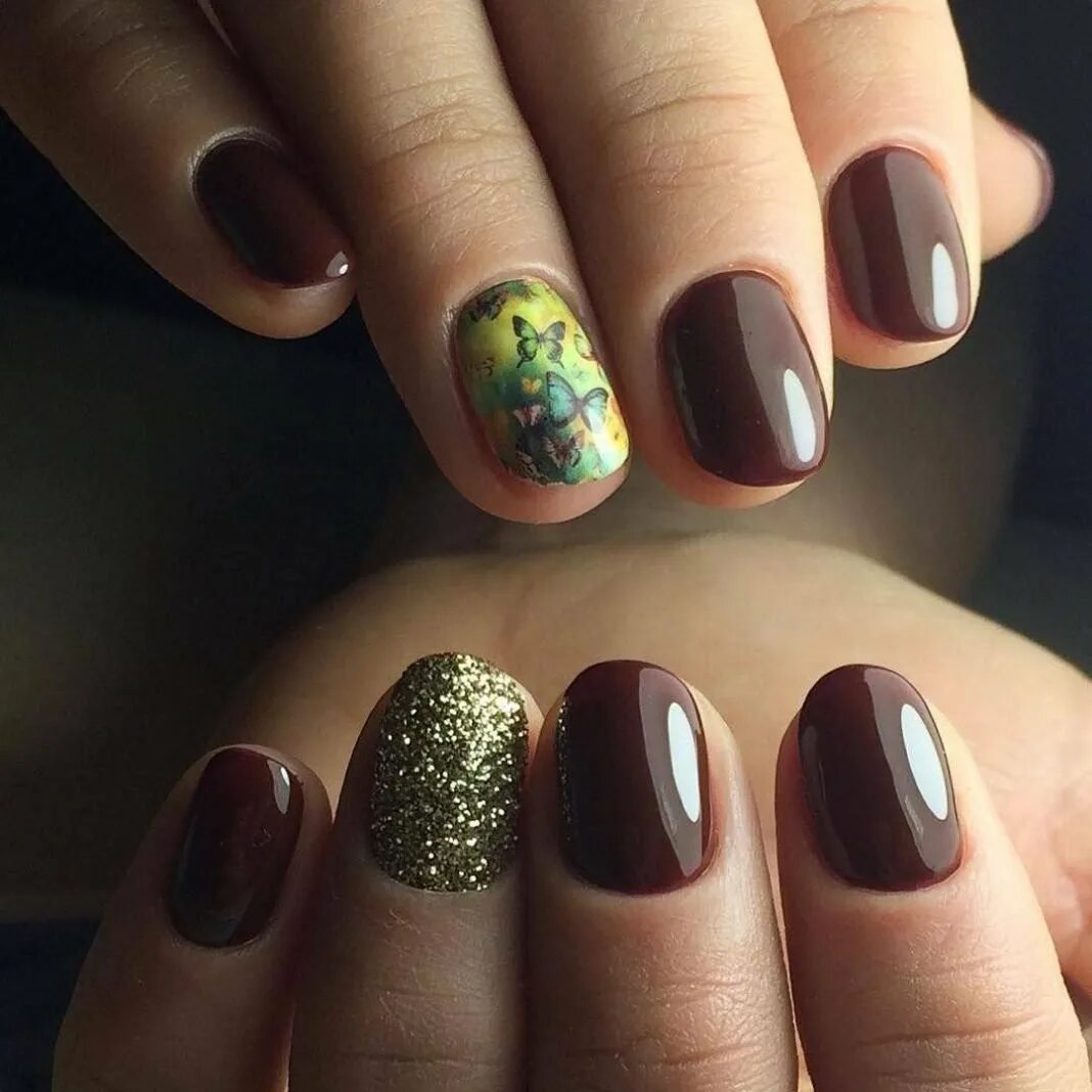 Зелено коричневый маникюр. Осенний маникюр в зеленых тонах. Маникюр коричневый с зеленым. Маникюр в коричнево зеленых тонах. Маникюр зеленый комбинированный.