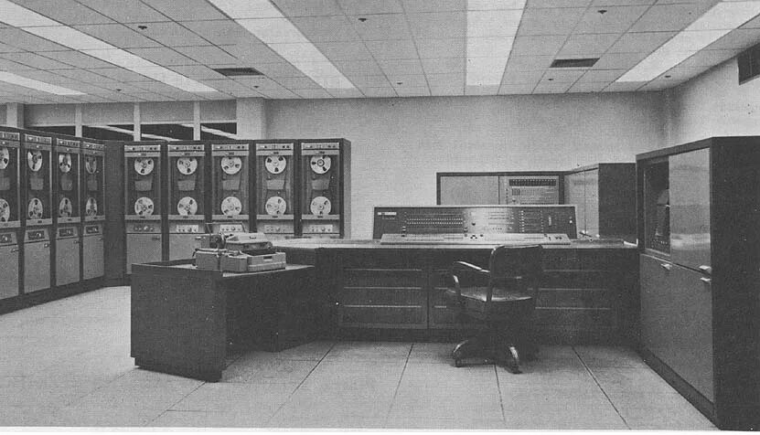Станция первого поколения. Philco-2000 ЭВМ. IBM 2 поколения. Второе поколение — транзисторы (1955-1965). Tradic ЭВМ.