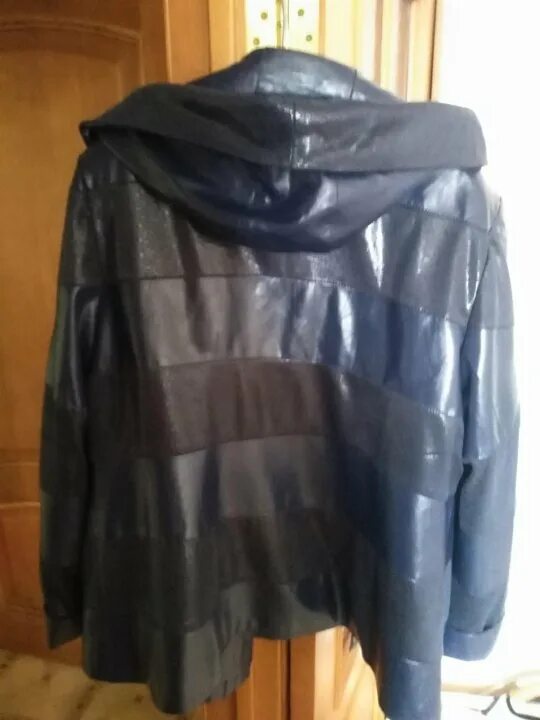 Пальто женские из кожи и замши. Finedodey кожаный плащ. Кожаное полупальто женское. Зелёная кожаная куртка mondial. Finedodey верхняя одежда.