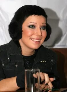 Жизнь певицы елка