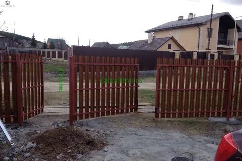 Калитка из металлического штакетника