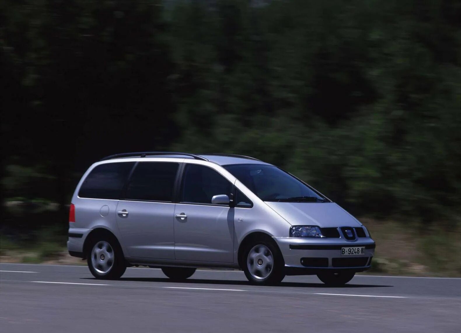 Сеат 2000 года. Сеат Альхамбра 2000. Seat Alhambra. Сеат Альхамбра 1 поколение. Сеат Алхамбра 2000 год.