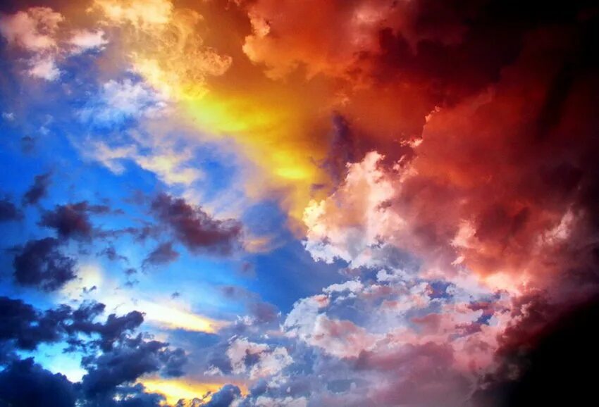 разноцветные облака. разноцветное небо. солнечное небо. небо. разноцветное небо.