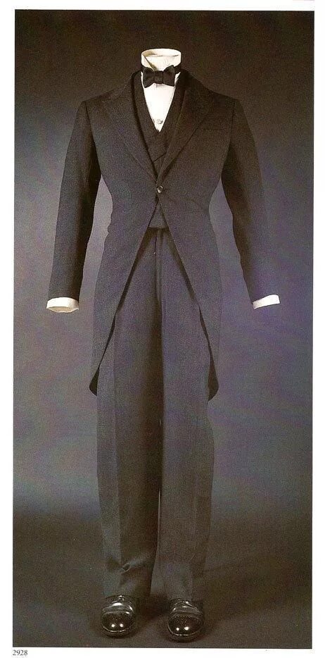 Старый мужской костюм. Сюртук 19 века. Фрак одежда мужская 19 век.