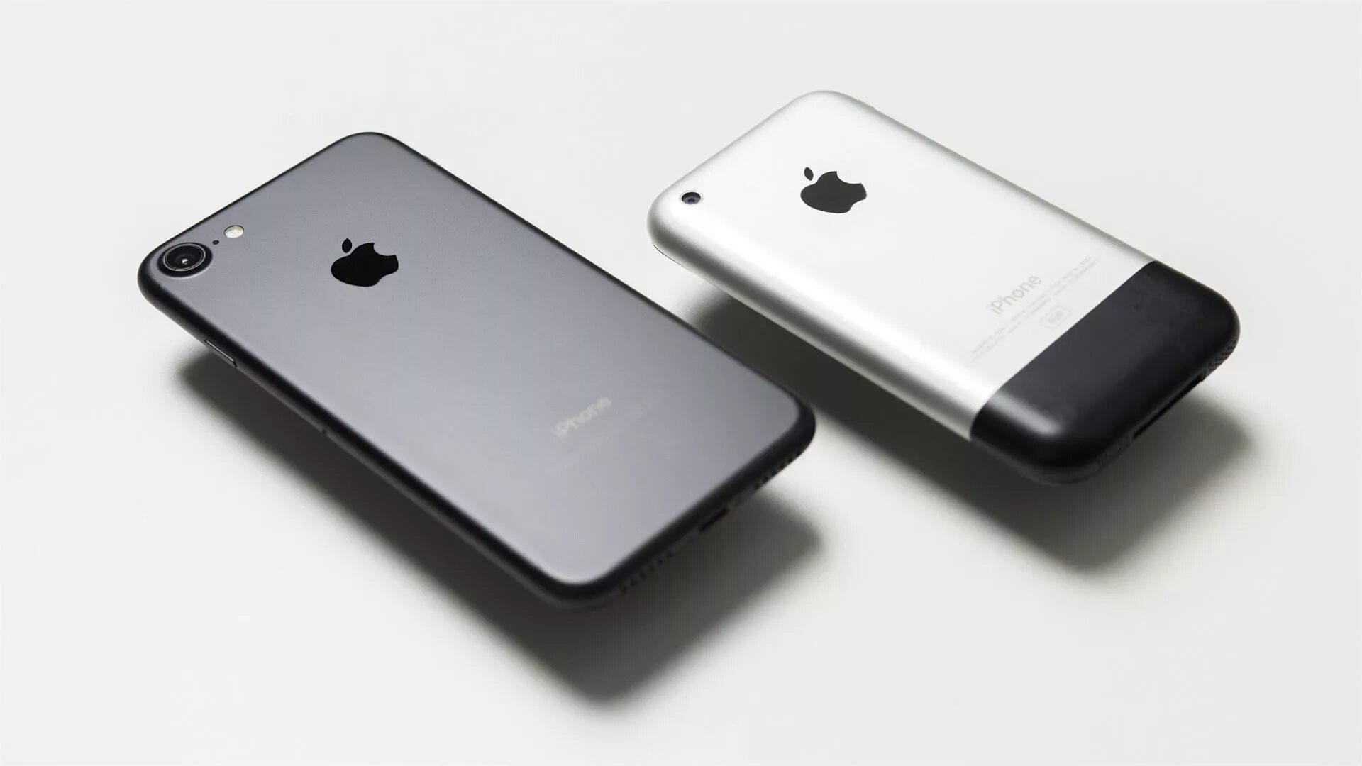 Apple iphone 2g. Эпл 1 айфон. Iphone 2007. Эпл айфон 2g.