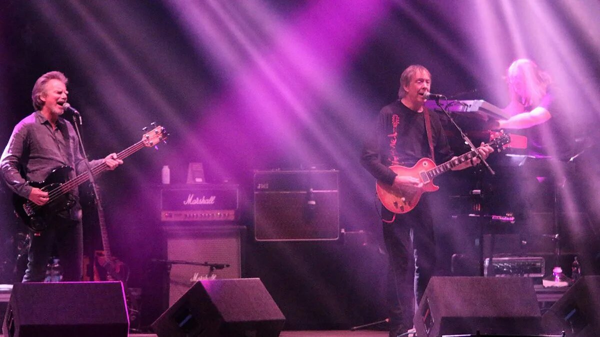 Camel live. Группа camel. группа camel 1973. camel группа 1981. camel breathless 1978.
