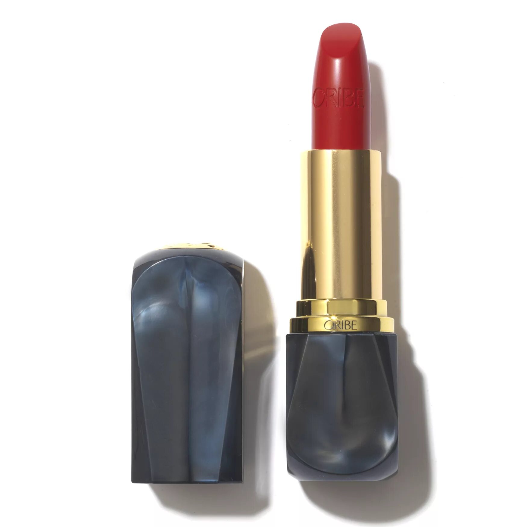 Помада руби роуз. Oribe Lip Lust Creme Lipstick. Губная помада Руби Роуз. Помада Oribe палитра. Роскошные помады.