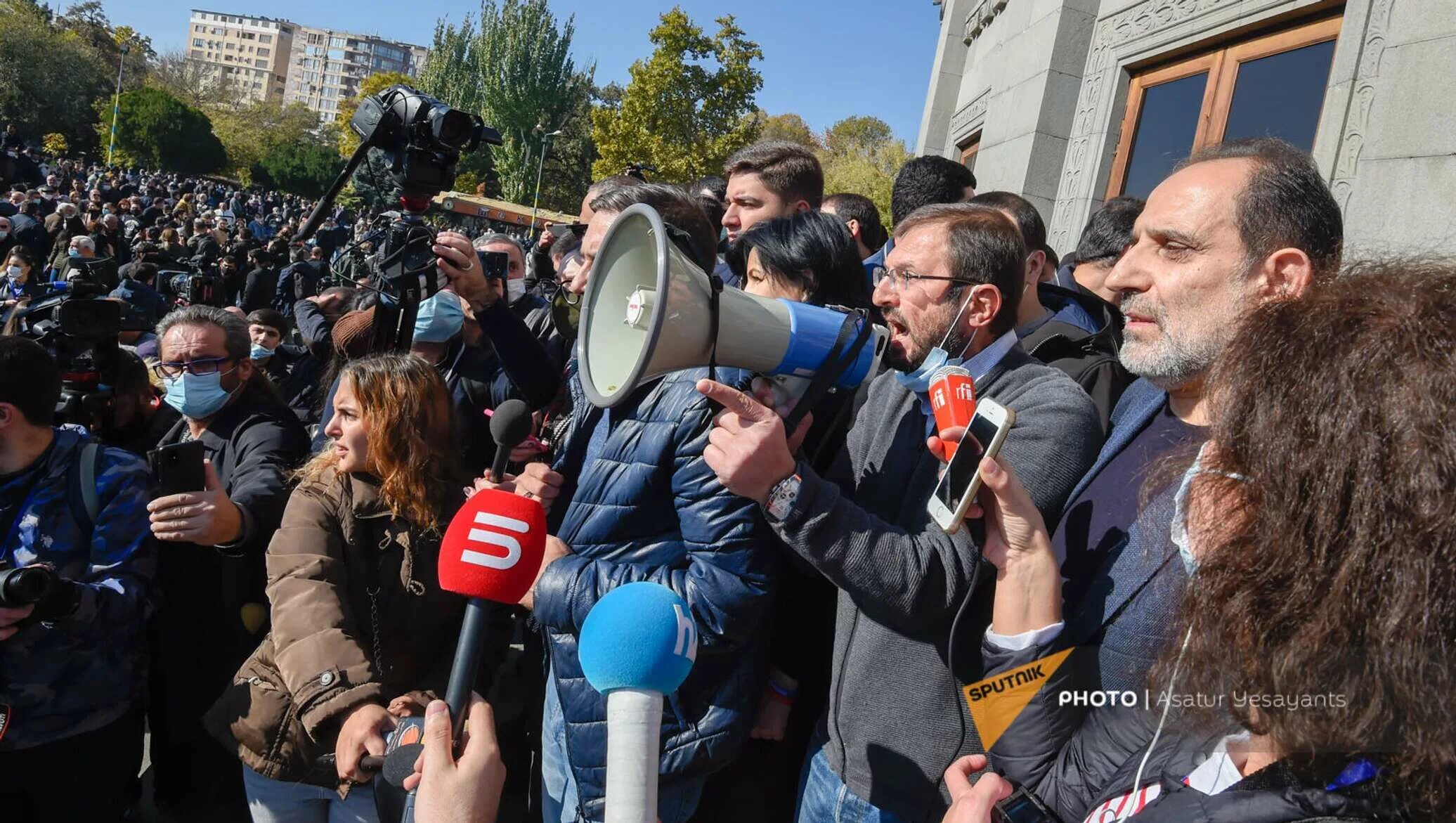 Последняя ситуация армения. Гегам Манукян Дашнакцутюн. Протесты в Карабахе. Дашнакцутюн в Арцахе. Митинги в Арцахе свободы.