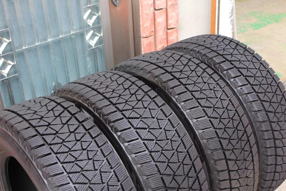 Шины Bridgestone Blizzak DM-v2. Шины Bridgestone Blizzak DM v2 265/60/18. Bridgestone Blizzak DM-v3. Bridgestone 265/60r18 110r Blizzak DM-v3. Купить шины бриджстоун 18