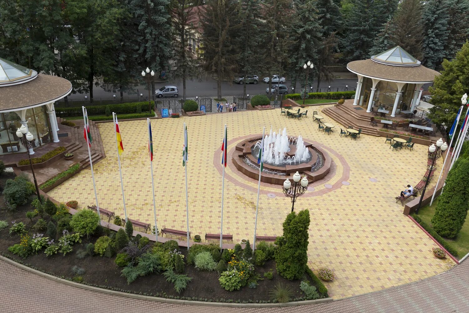 Санаторий целебный Нарзан Кисловодск. Отель Нарзан Кисловодск. Кисловодск Минеральные воды целебный Нарзан. Целебный Нарзан санаторий Кисловодск территория. Сан нарзан