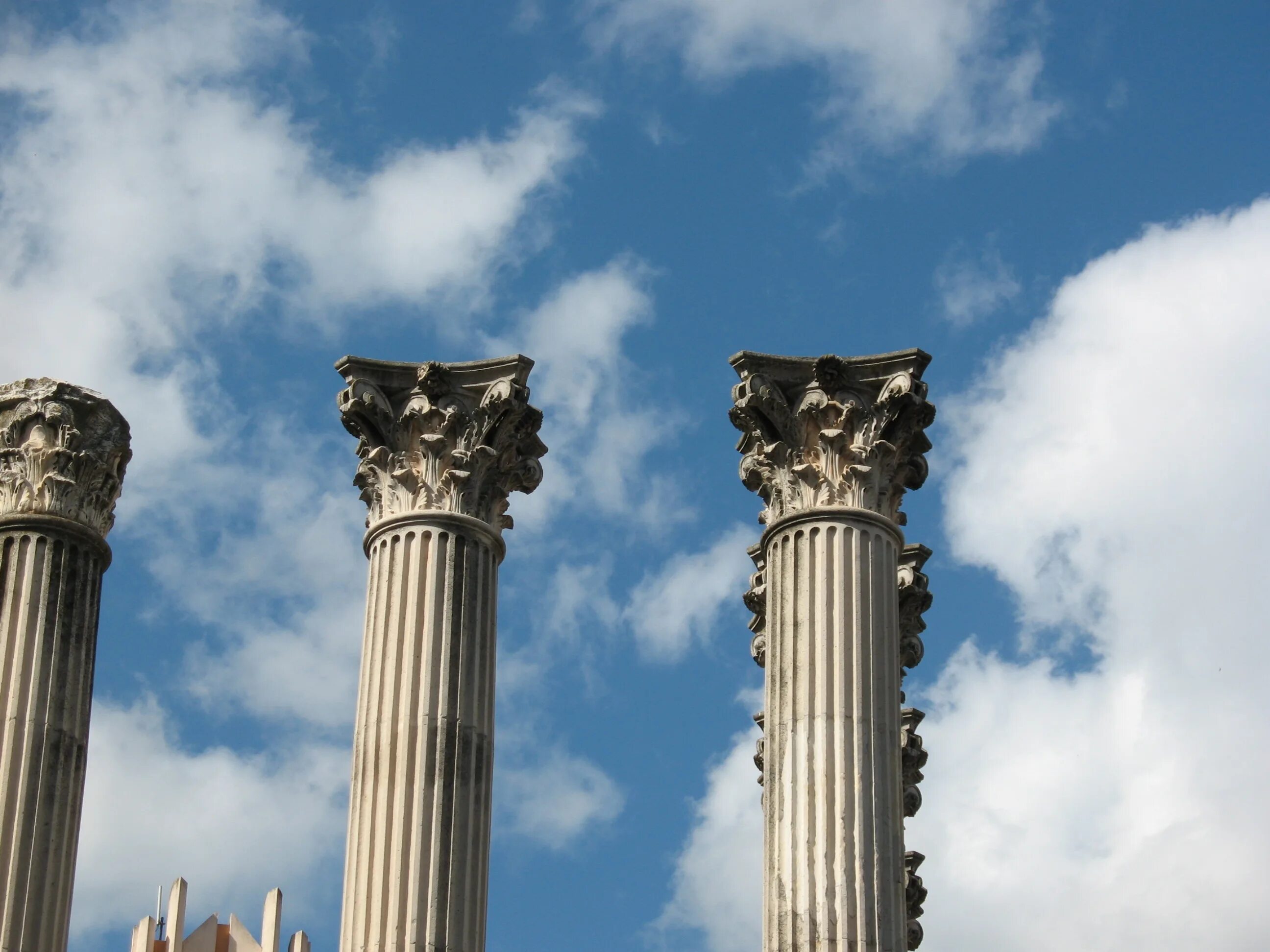 Кордова колонны. Колонны в Испании. Античные колонны. Колонна (архитектура).