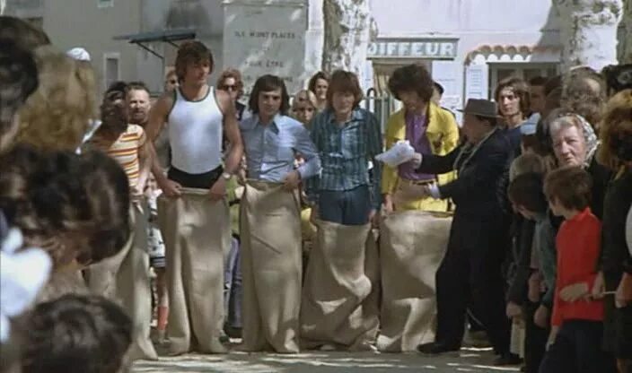 Модники в сен-тропе (1983). Два придурка в сен-тропе, 1986. Сан тропе 1986. Лето в сан-тропе фильм 1983. Художественный фильм нудистка.