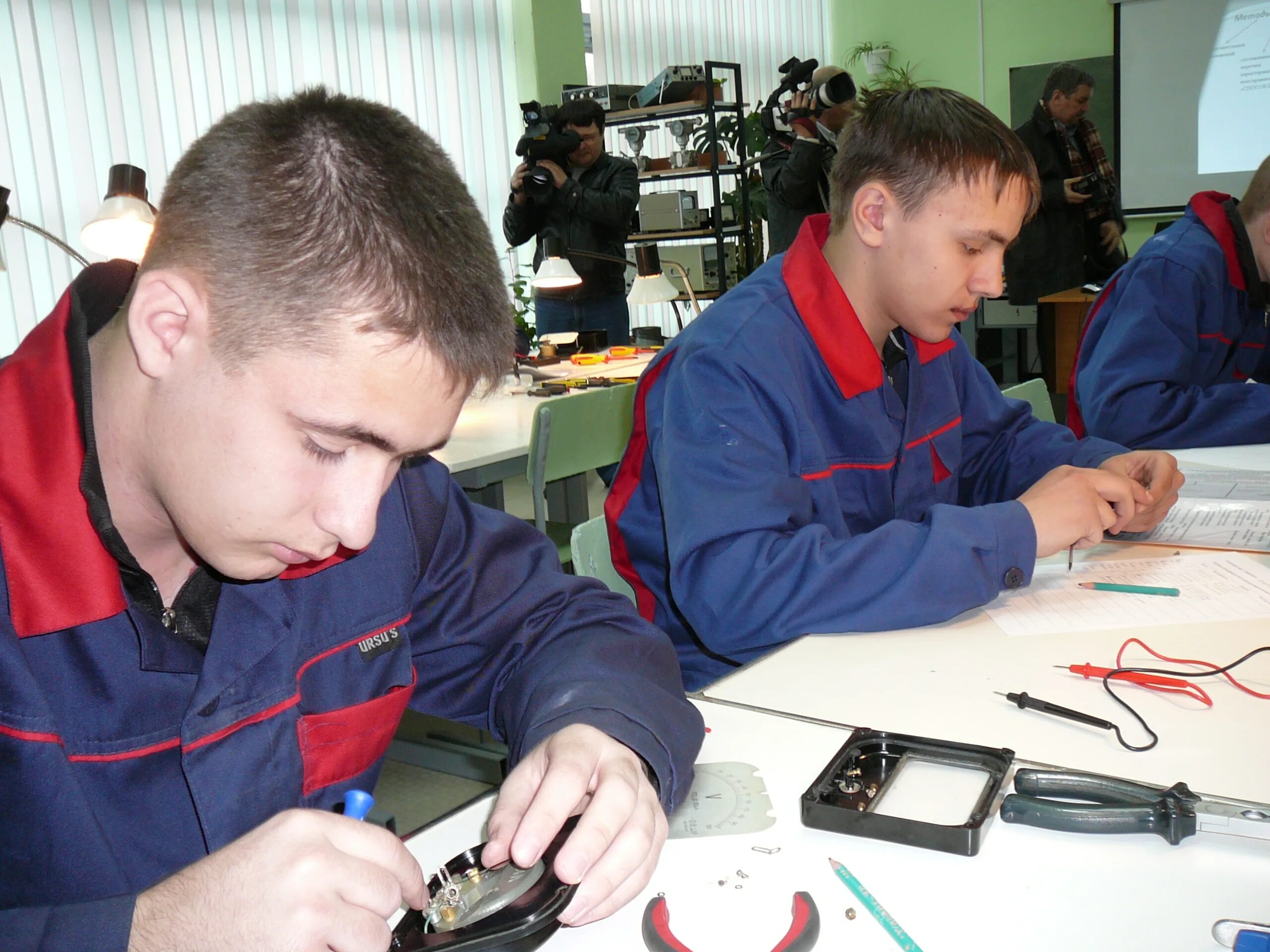 Оптико-механический лицей санкт-петербург. Повар кондитер лицей. Эл школа. Профессиональные профессии. Какую профессию можно получить.
