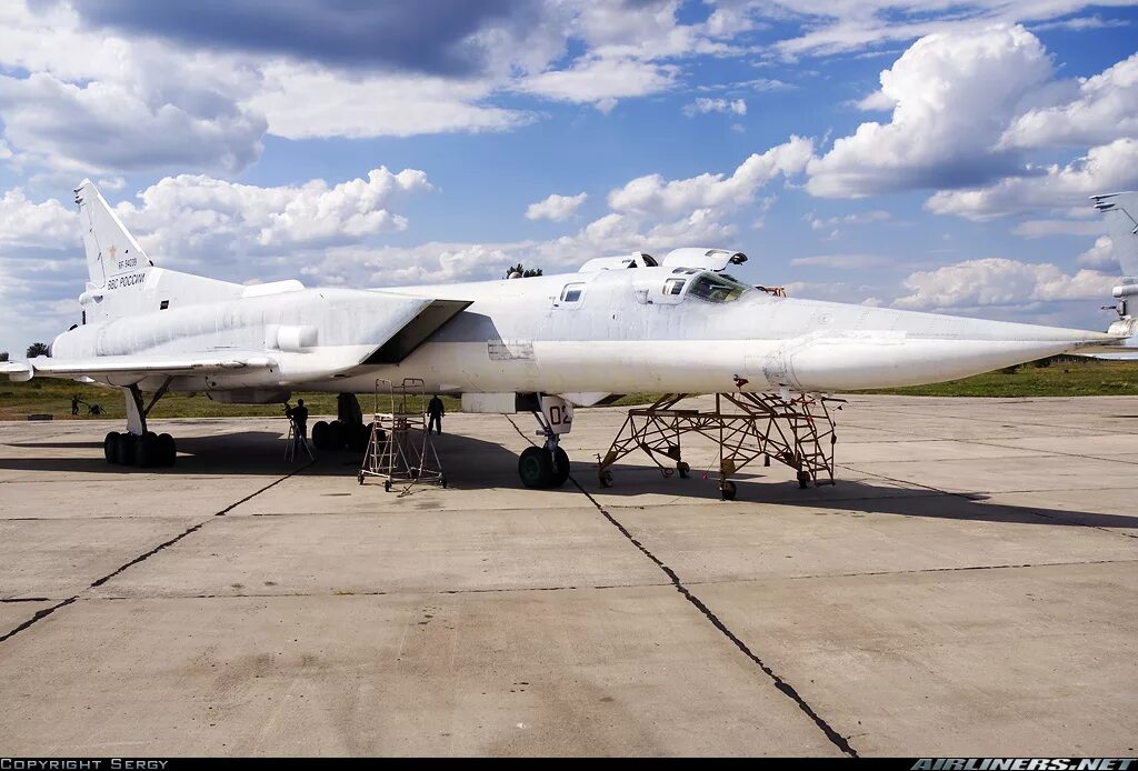 Ту 22 м 3 фото. Ту-22м3. Ту-22м сверхзвуковой самолёт. Бомбардировщик-ракетоносец ту-22м3. Сверхзвуковой бомбардировщик ту-22м3.