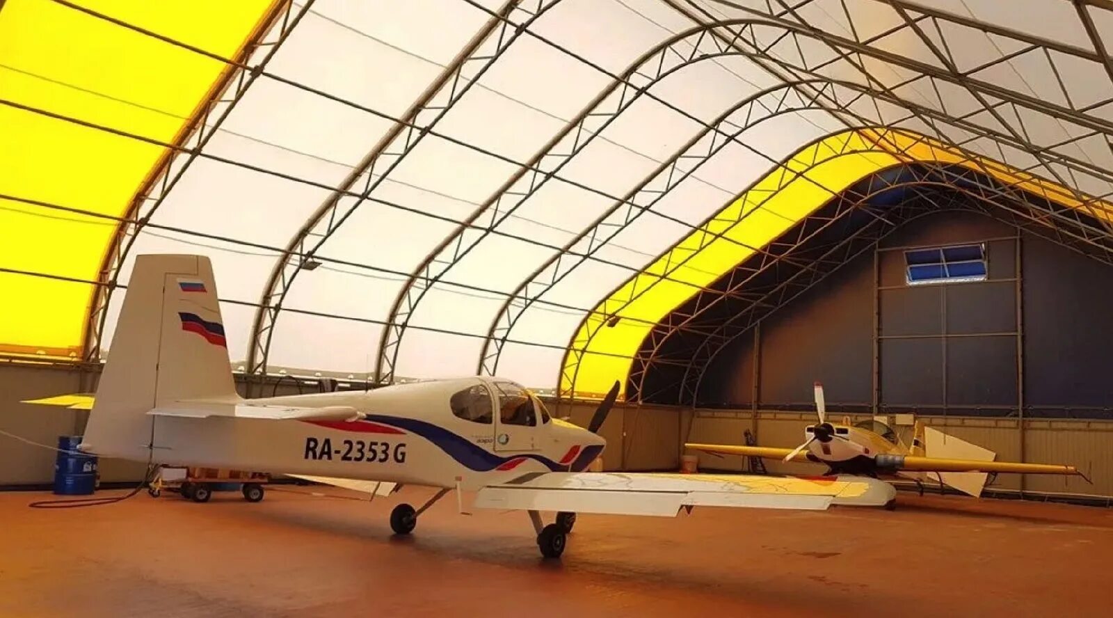 Ангары для самолетов. Ангары для самолетов. Авиационные ангары. Авиационный ангар. Ангар для самолета.