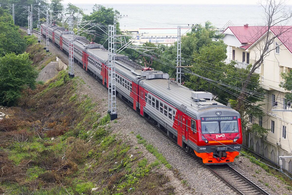 Поезд северная пальмира двухэтажный санкт-петербург адлер. 4эс5к-024. Северная пальмира поезд. 2эс4к туапсе. 2эс4к.