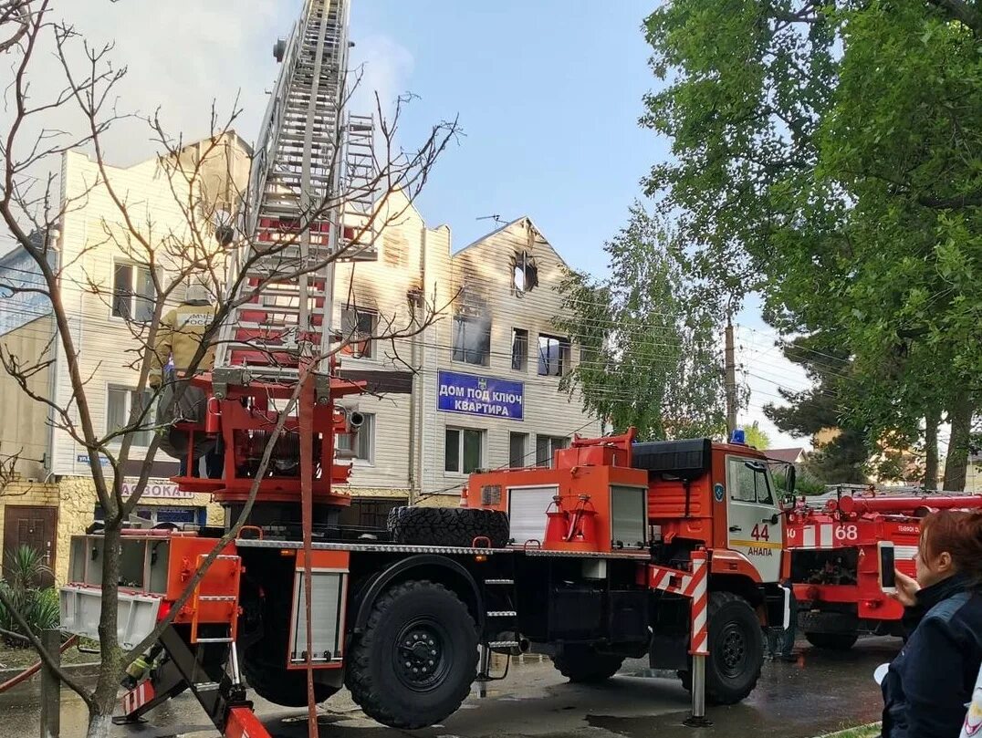 Пожарные в Анапе. Пожар в Анапе. Пожарная часть в Анапе на Астраханской. Пожар в Анапе 2021 кафе. Пожар в анапе 13 февраля 2024