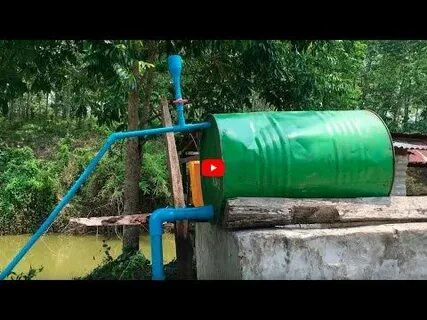 Как вылить воду из бочки без насоса