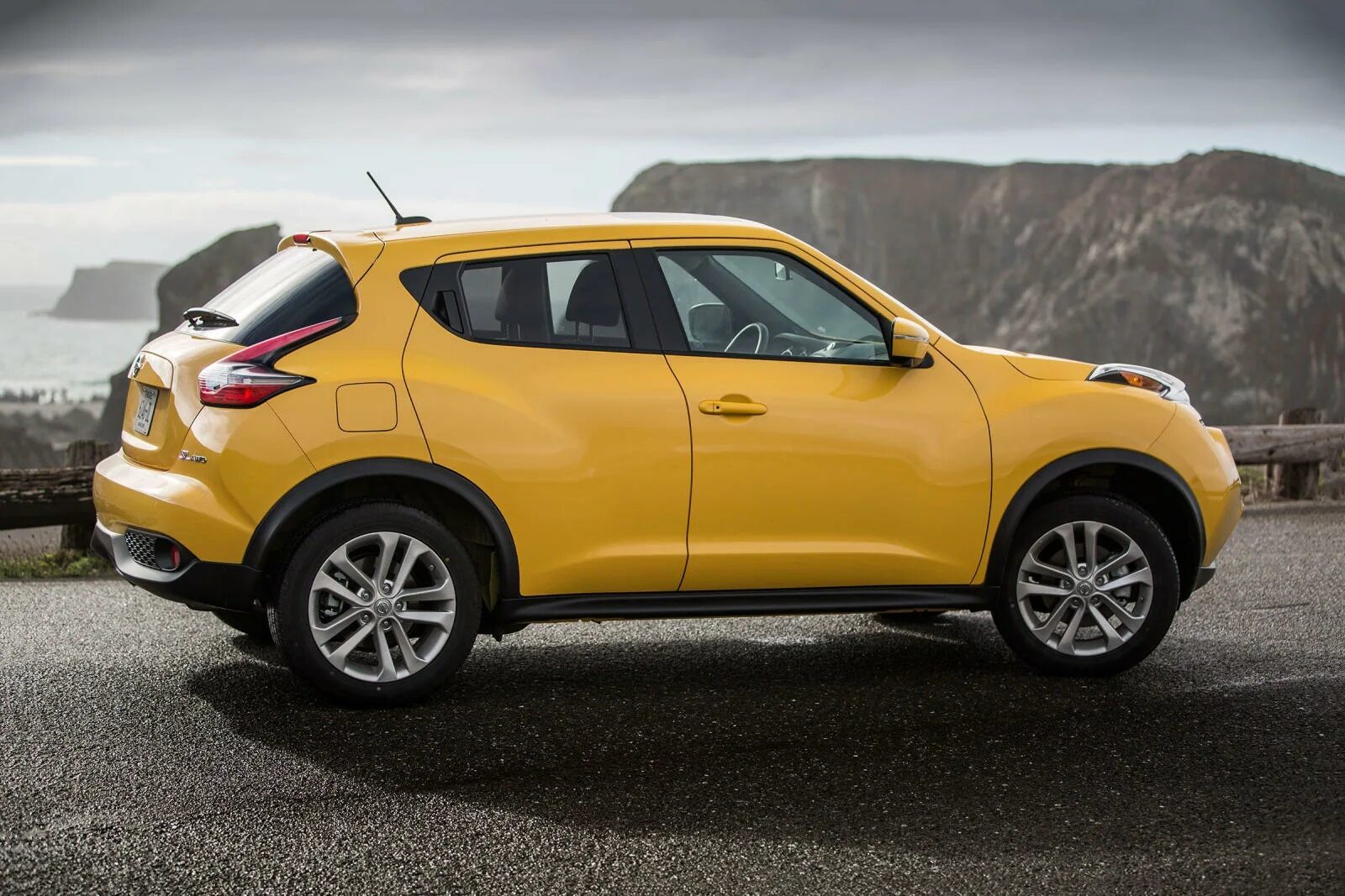 Жук полный привод. Nissan Juke. Nissan Juke 2016. Nissan Juke 2022. Nissan Juke 2015.