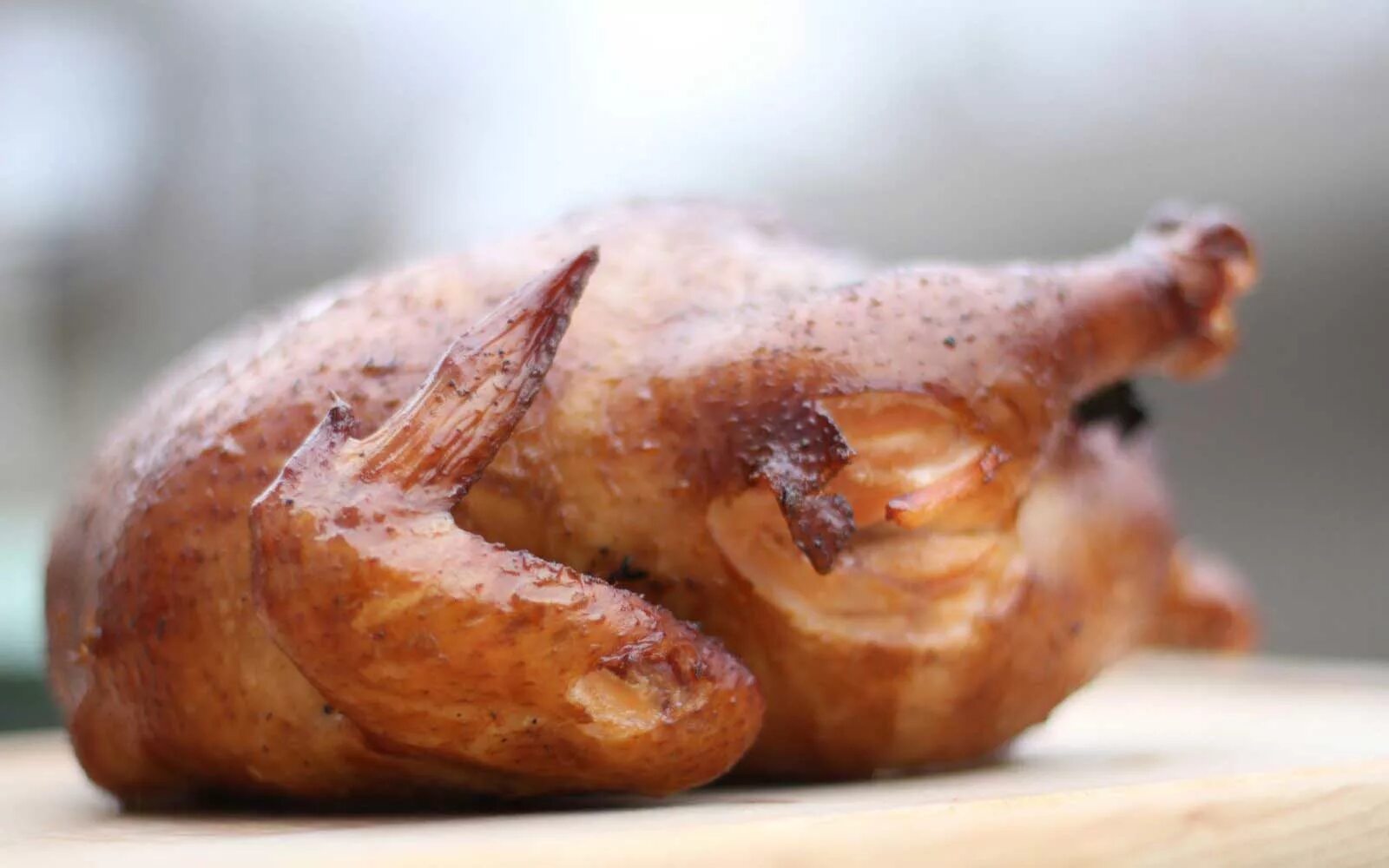 Копченой курицы какая нибудь. Копчение курицы. (цена за 1кг). Копченая курица. Копченая курица.
