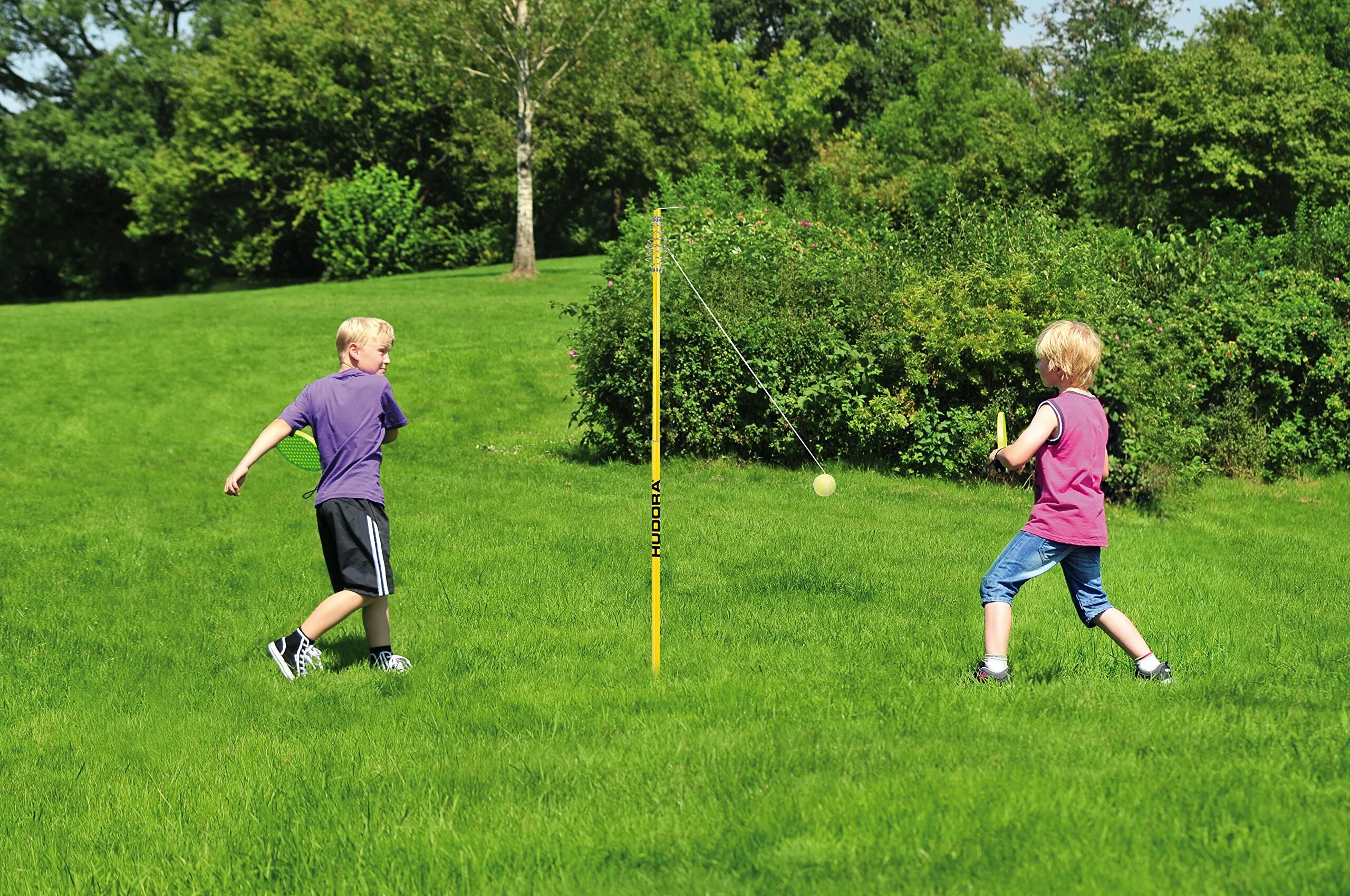 Hudora Twistballset. Игры на свежем воздухе для детей. Инвентарь для игр на свежем воздухе. Спортивные игры для детей. Игры мяч бег