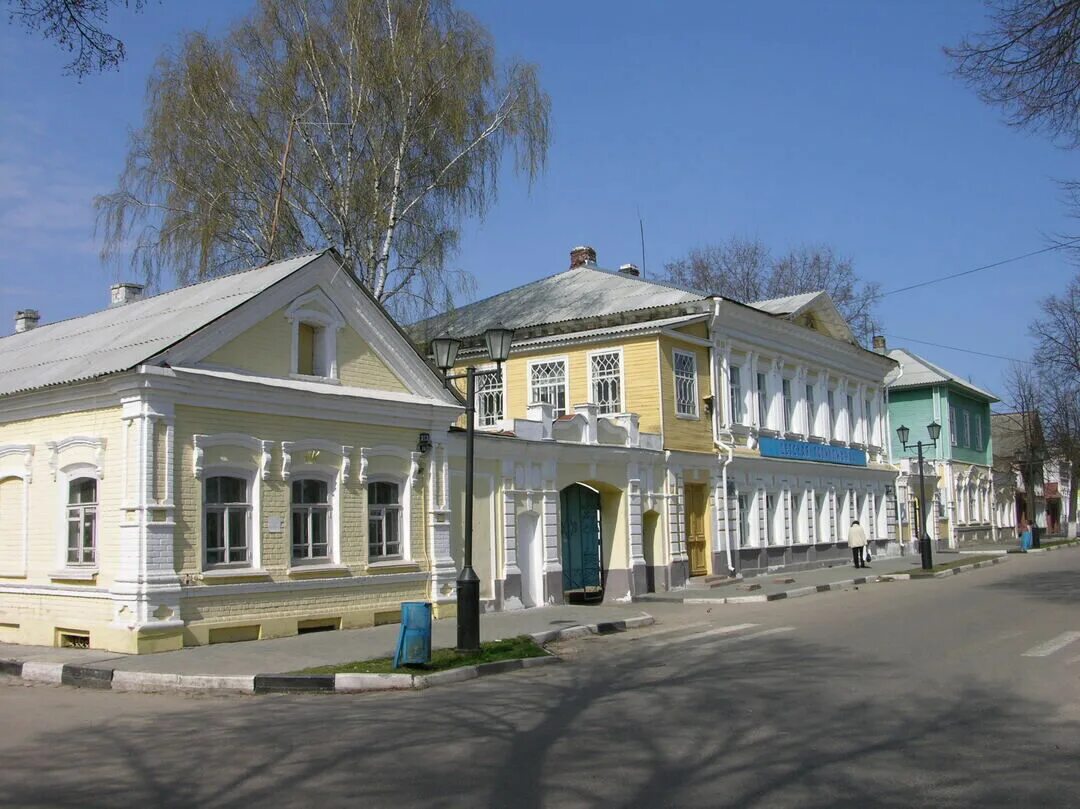 Городец купеческая улица. Городец фото улиц города. Лапшиной. Памятник ленину в городце. Городец купеческие дома.