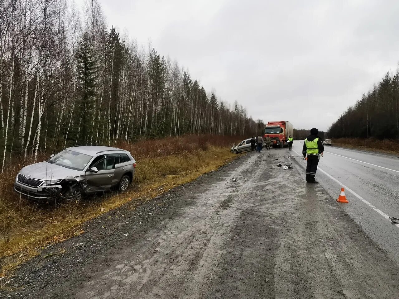 Смертельное дтп в екатеринбурге. Дтп восточный обход пермь. Дтп на трассе пермь екатеринбург. Авария на трассе пермь екатеринбург. Дтп на трассе пермь екатеринбург 24.